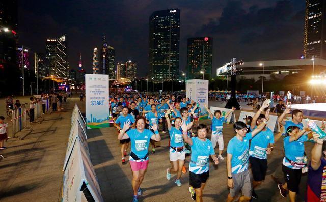 廣州天體30周年千人熒光歡樂(lè)夜跑活動(dòng)