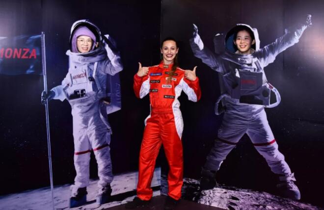 活動中的8種創(chuàng)意合影互動背景設(shè)計(jì) 你喜