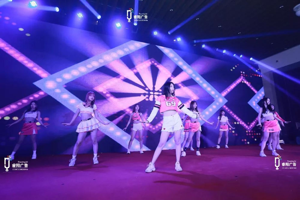 活動現(xiàn)場表演