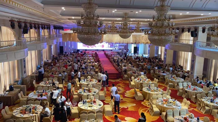 慶典晚會(huì)活動(dòng)的招待宴席安排要注意哪些問題?